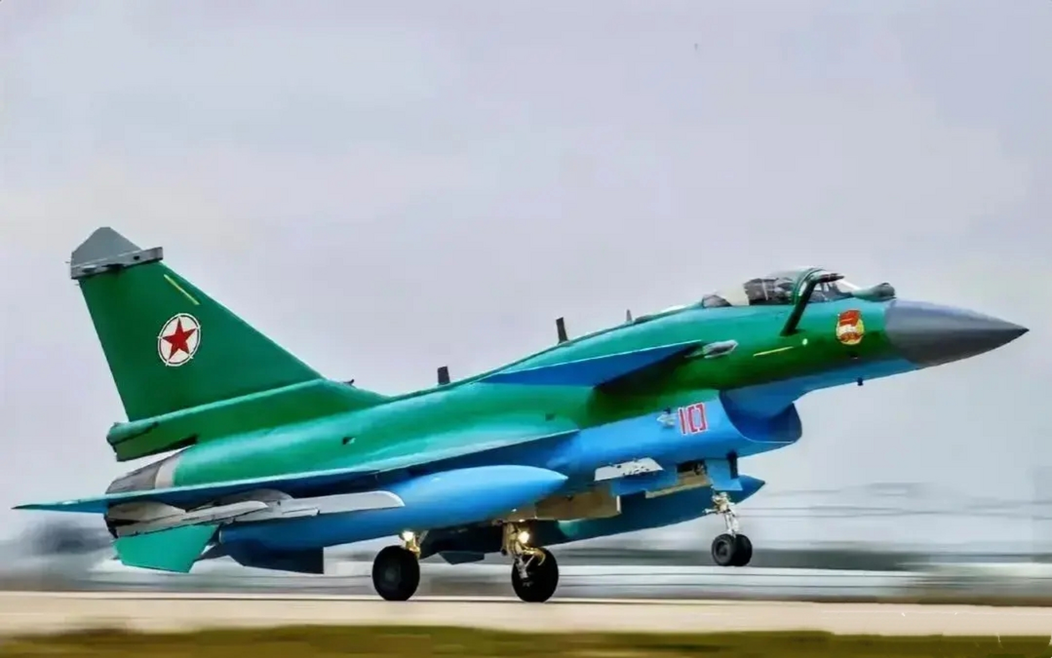 歼-10ag入朝,将有效提升朝鲜空军的空战能力,从而减轻来自三八线以南