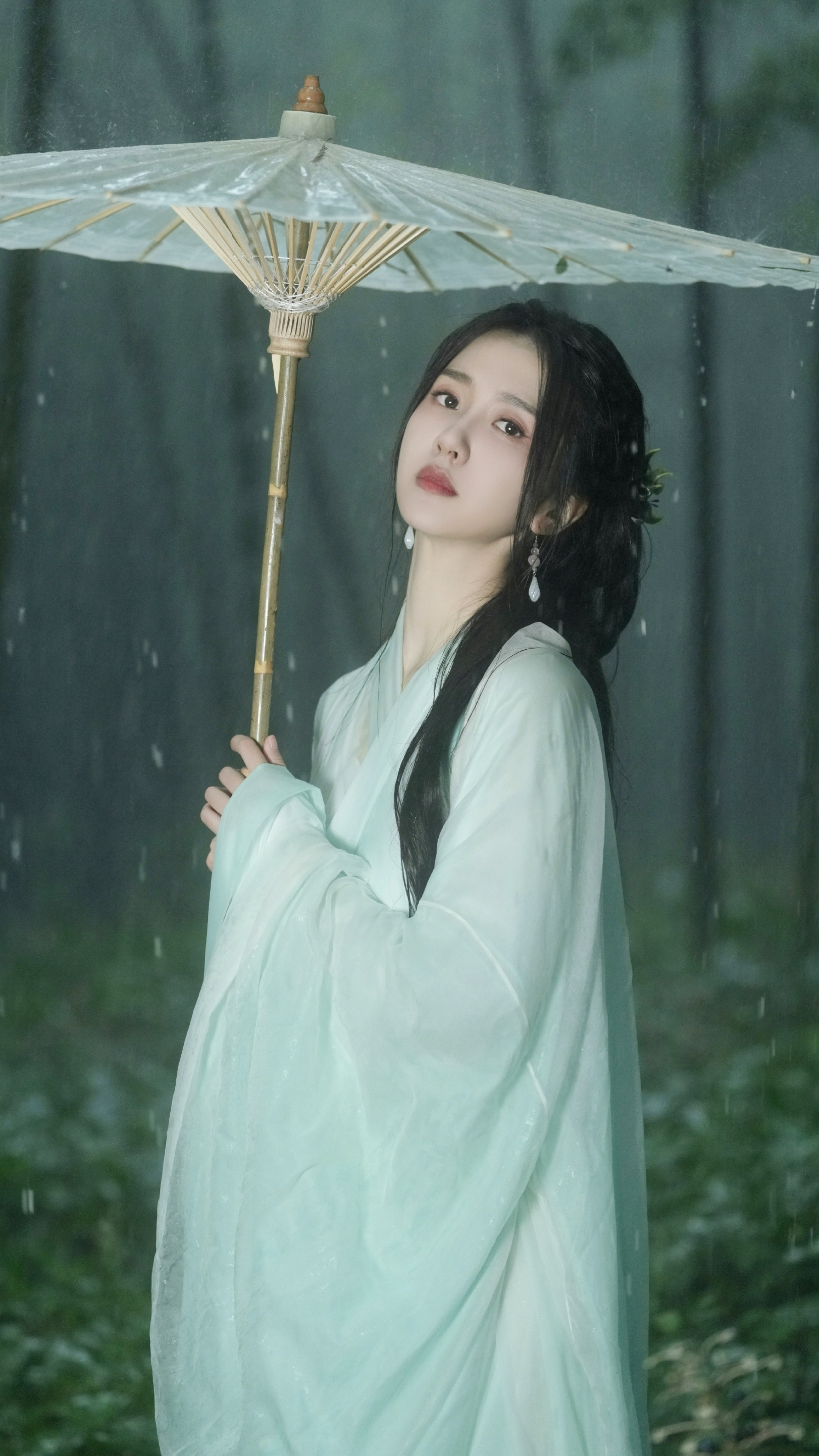 古风撑伞女子谁是你的最爱!