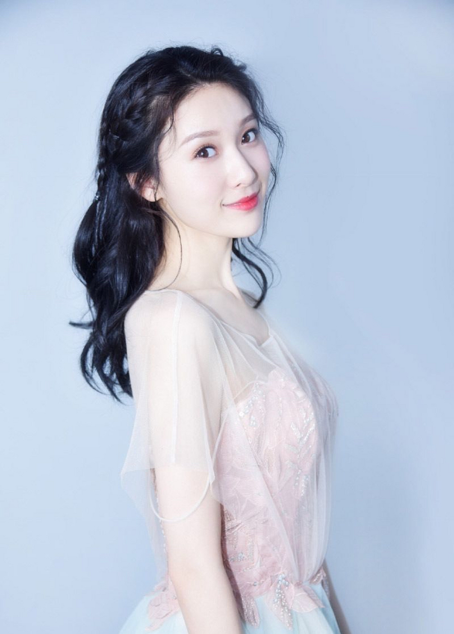 王子璇,1998年8月6日出生于山西省太原市,中国内地女演员.