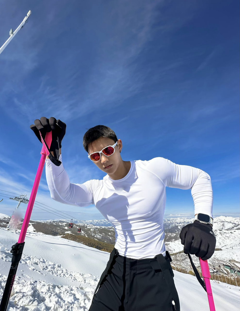 有机会一定要登雪山,感受大自然的鬼斧神工#帅哥# #肌肉型男# #健身