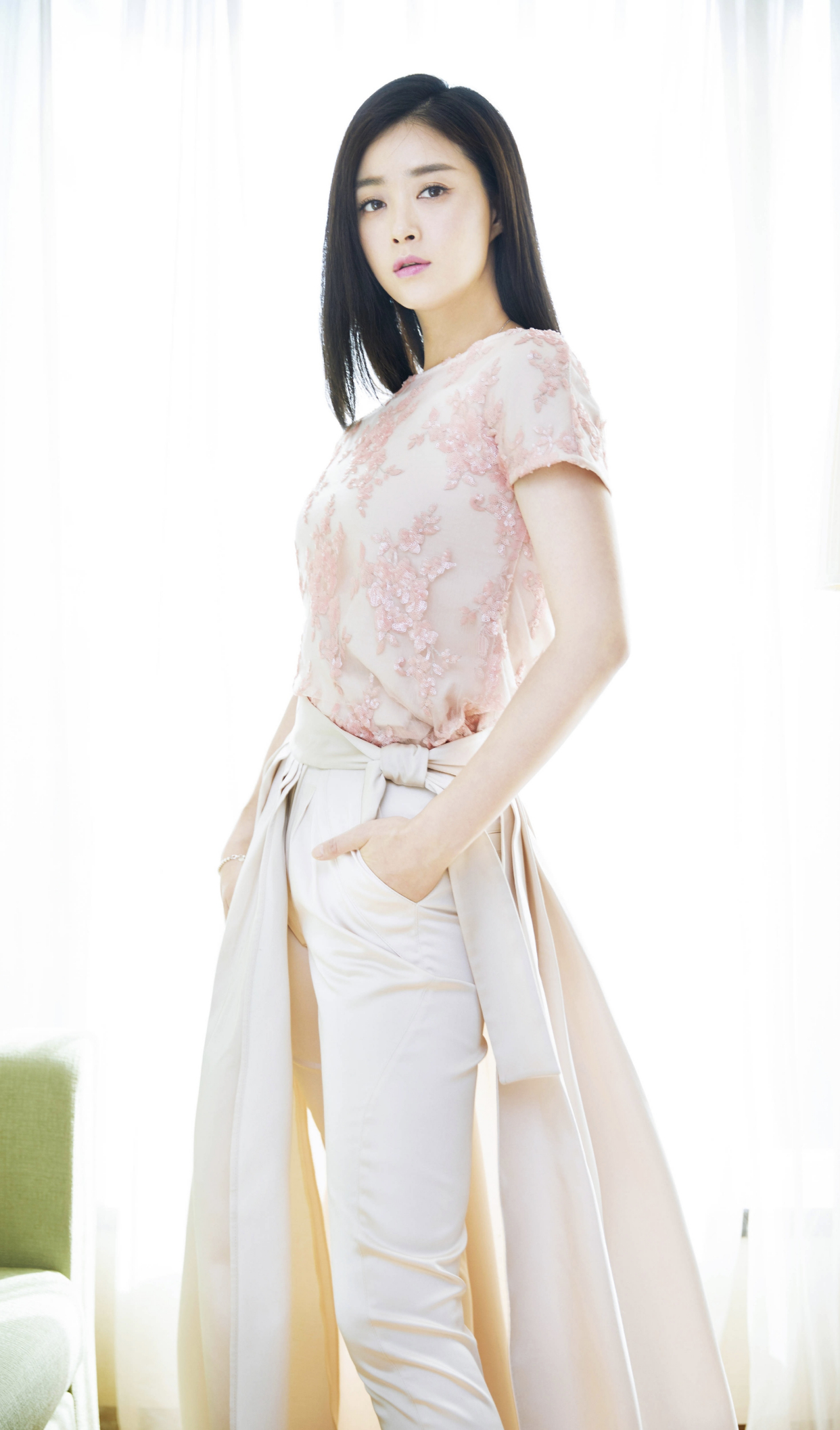 蒋欣高清写真美图:貌美如花,魅力四射