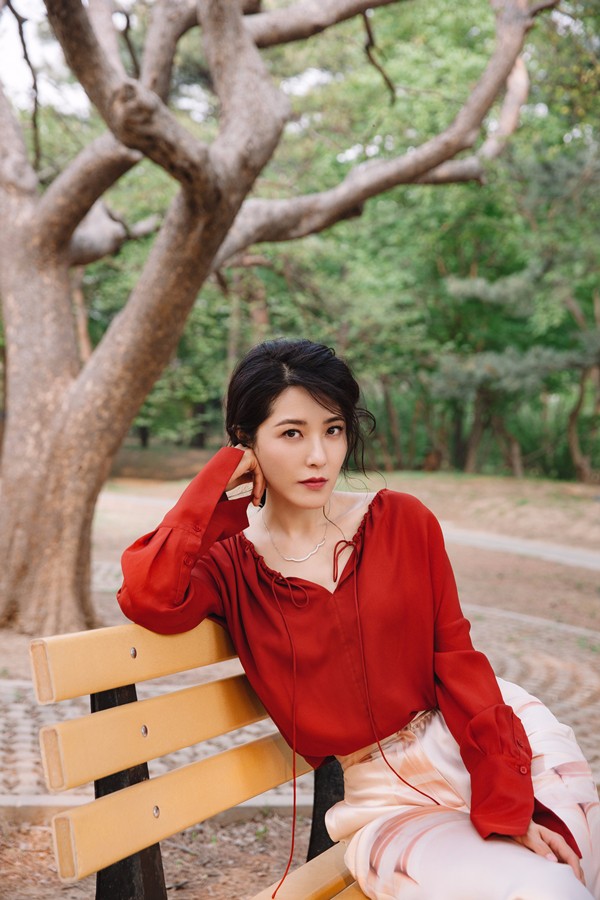 明星壁纸分享—曾黎