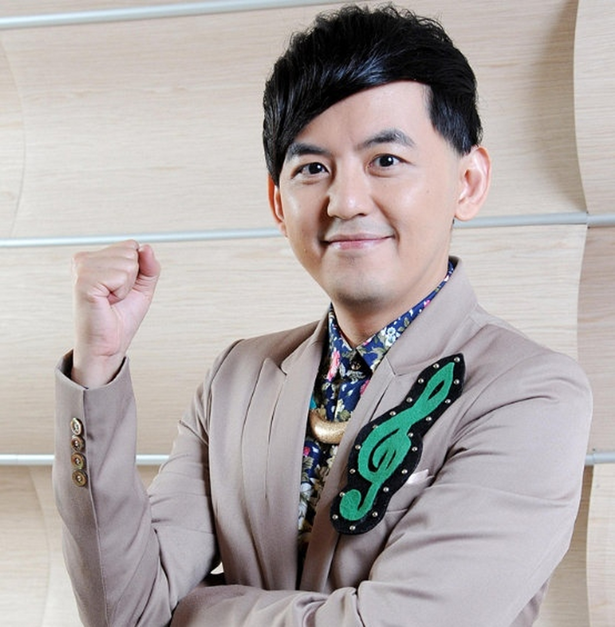 今日,黄子佼接连放出大瓜,首先是爆料大小s吸毒,又