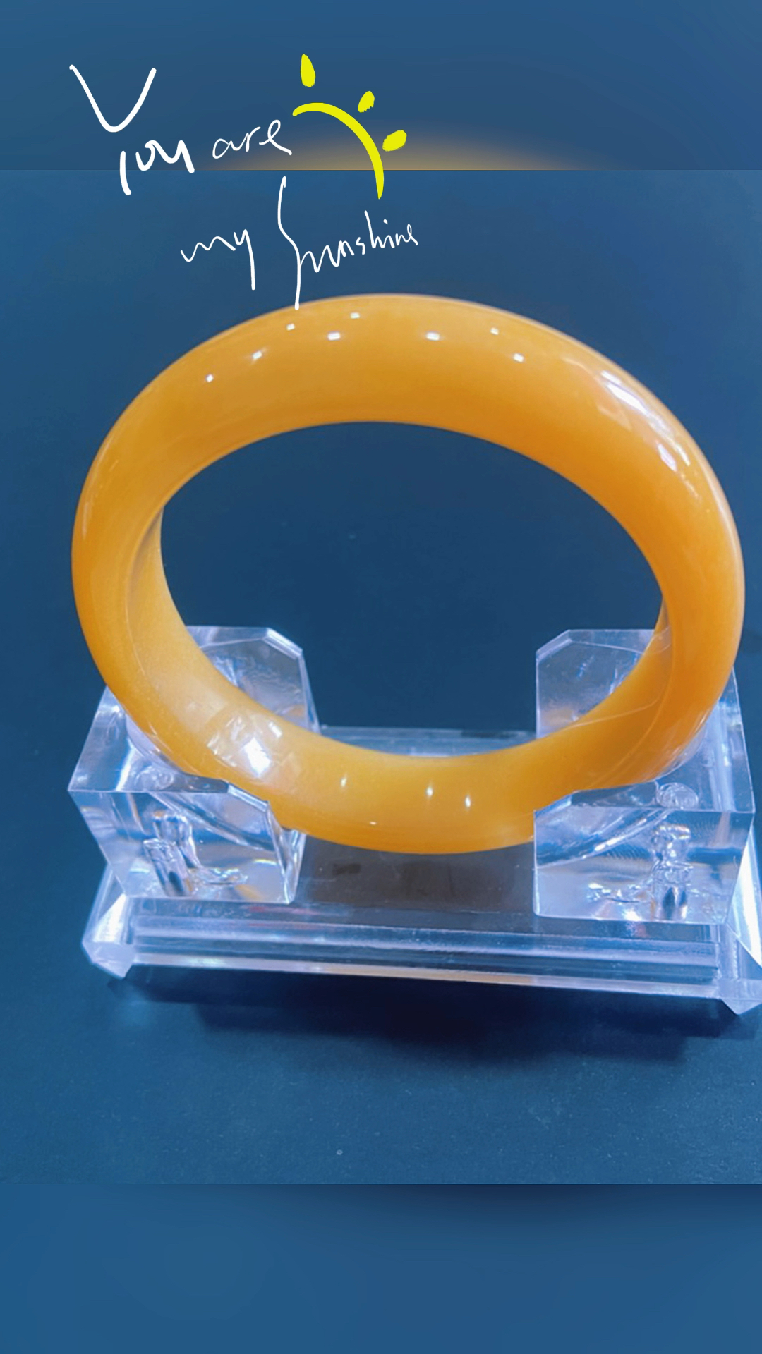 金丝玉手镯地表鸡油黄