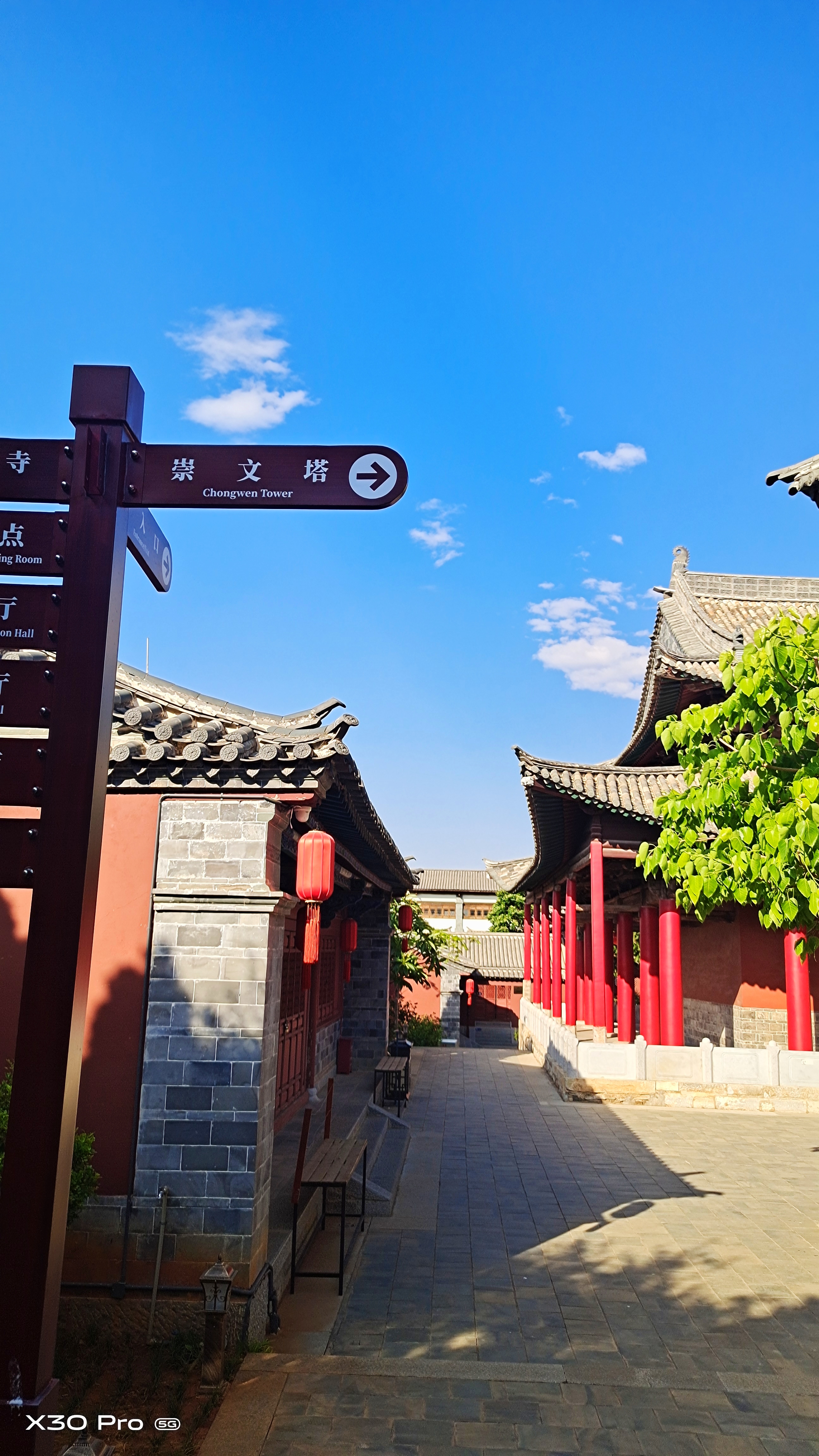 建水县崇文塔古老而壮观