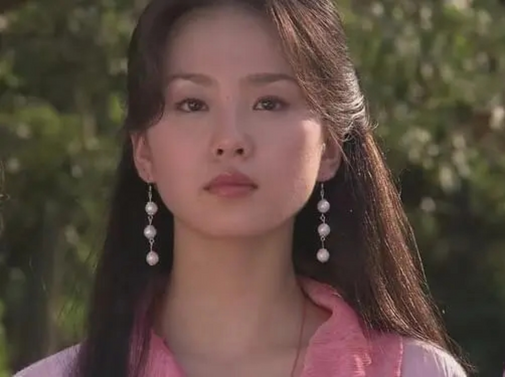 古龙在《陆小凤传奇》系列小说中,提到西门吹雪救了孙秀青,之后与孙秀