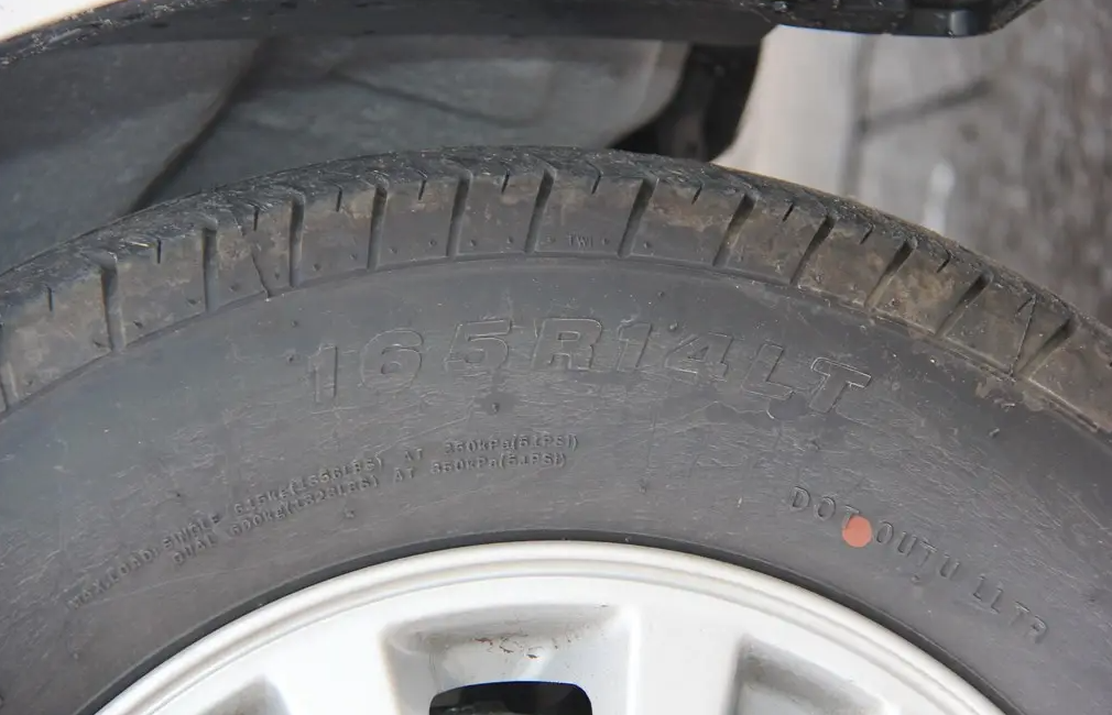 五菱宏光s轮胎型号