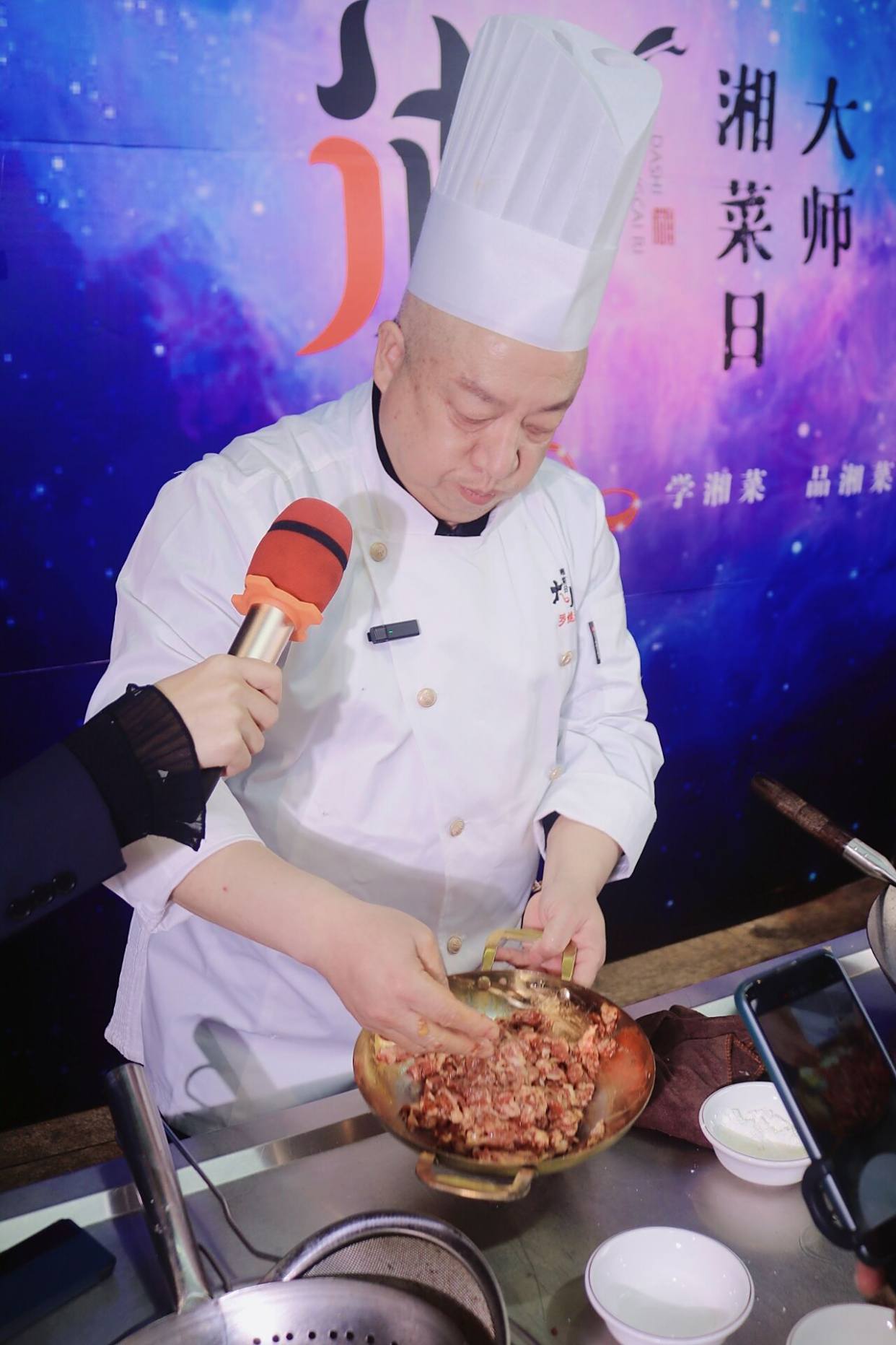 《中餐厅5》里倍受追捧的罗继湘大师带着同款辣椒炒肉来啦!