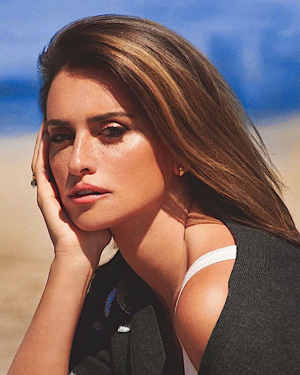 雀斑美女是一种拥有独特魅力的女性,她们面庞上点缀着小而浅褐色的雀