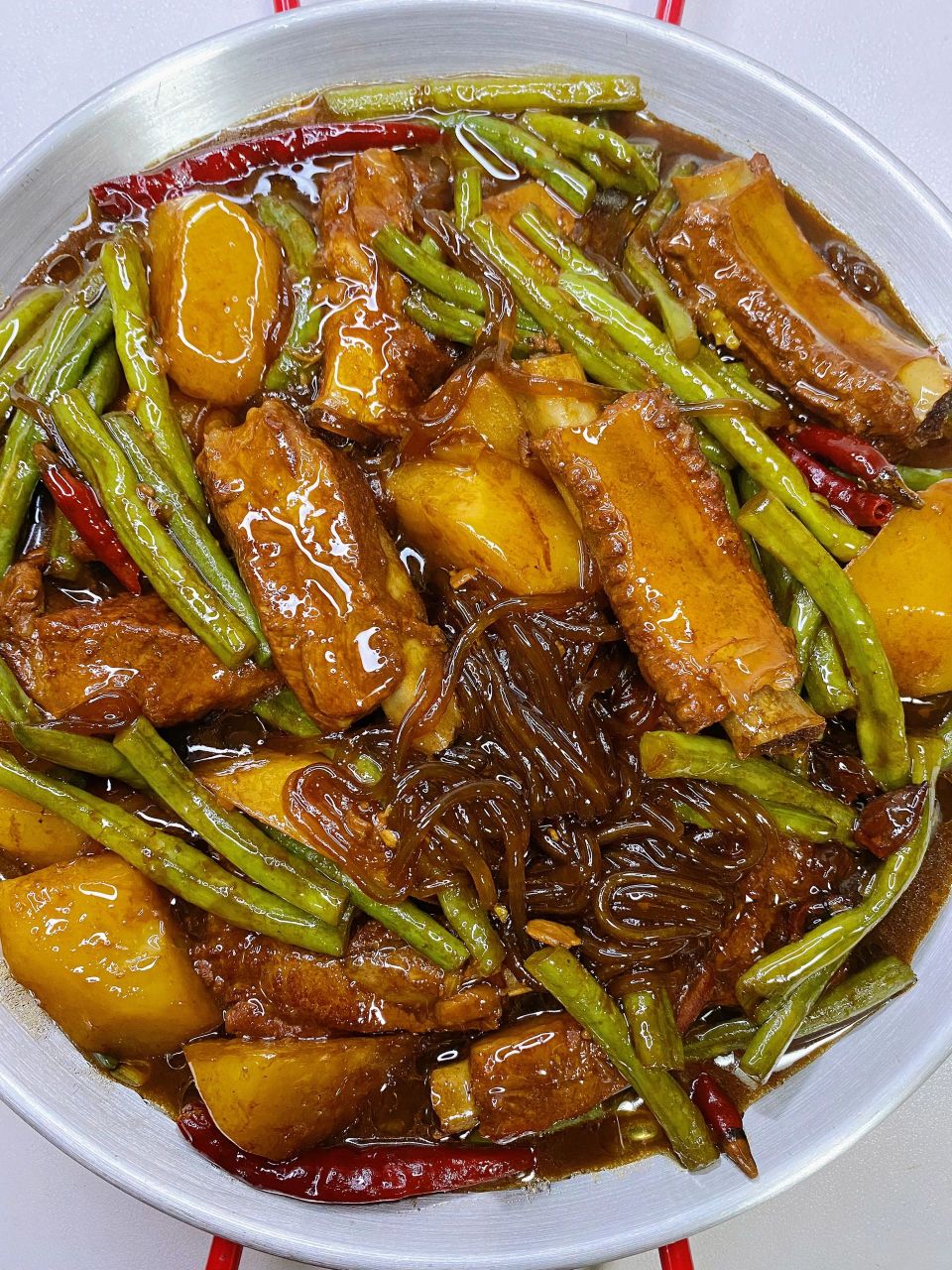 排骨土豆炖粉条 软烂入味 特别好吃|||95食材: 排骨,豆角,土豆,粉条