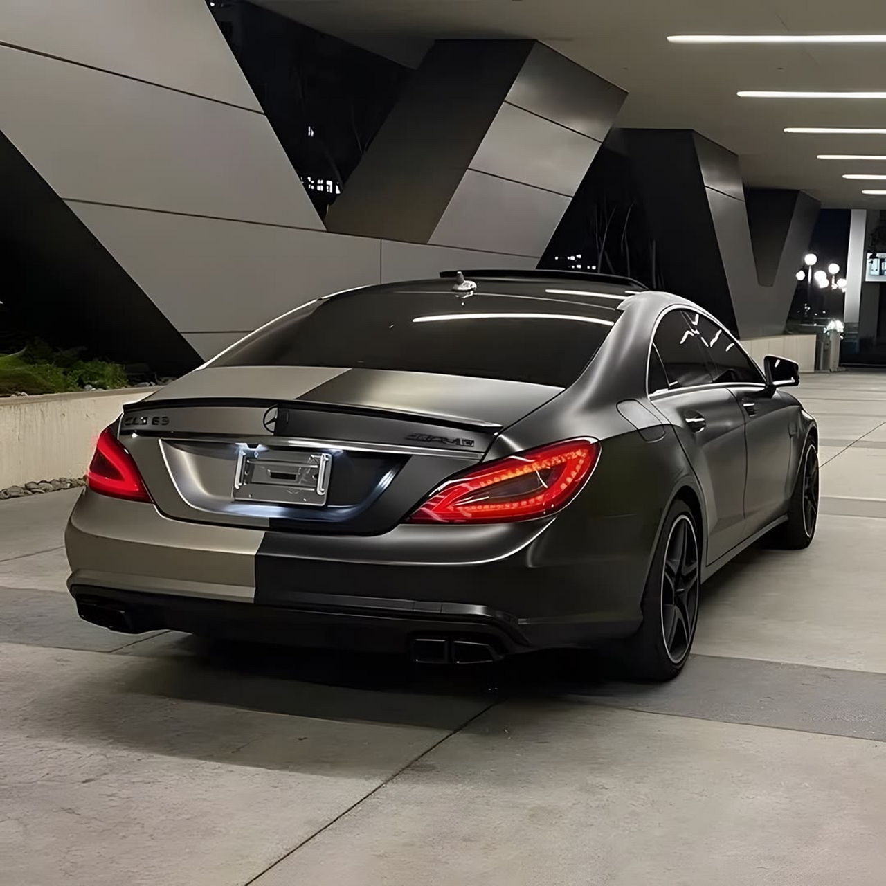 cls63尾灯壁纸图片