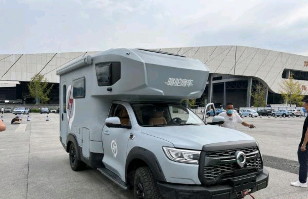 快讯:旅居版长城炮首曝光,c本就能开,2.0t 8at,新潮又大气