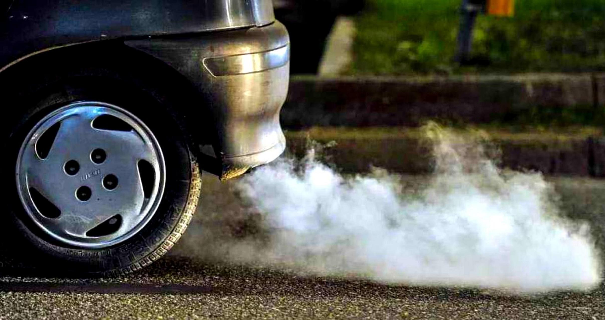 新能源车替代传统燃油车?先等等吧!