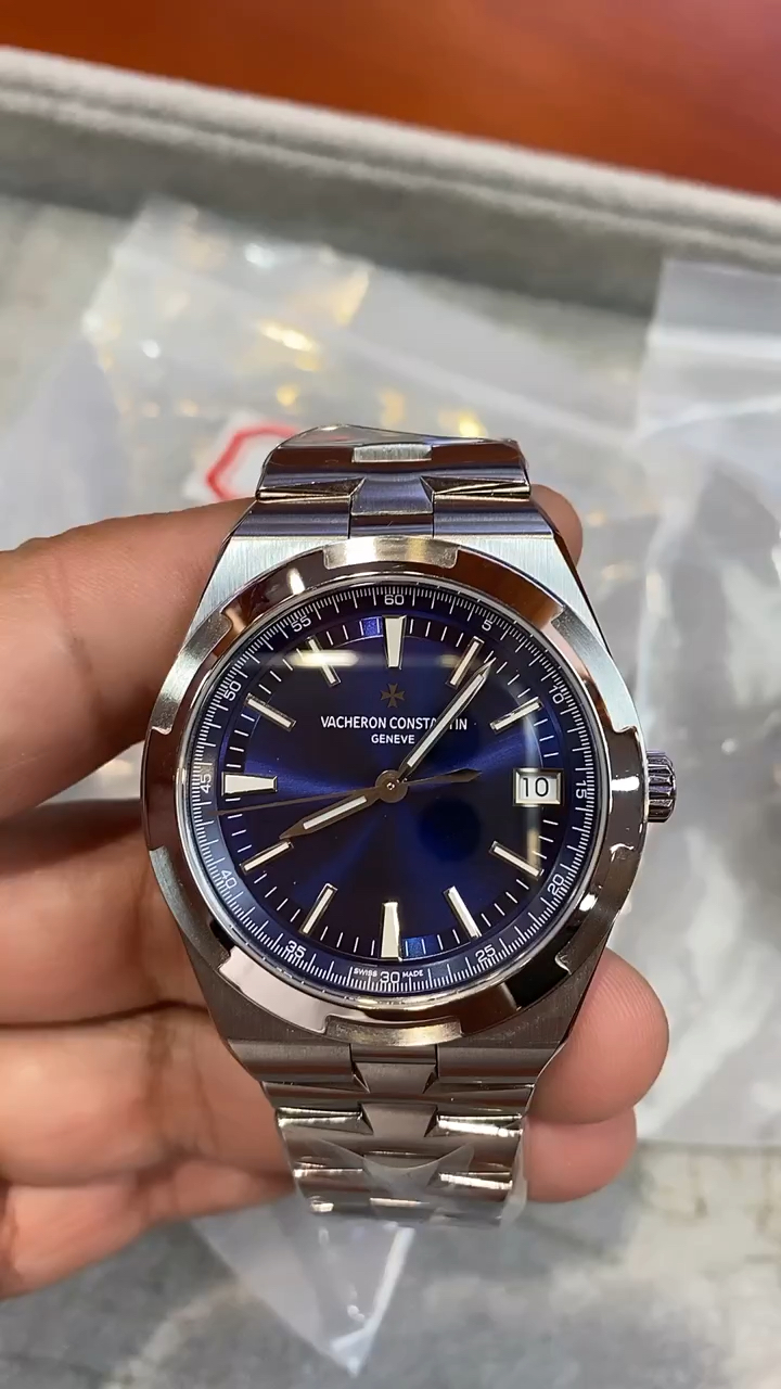 三大钢王之一江诗丹顿纵横四海,经典之作永不过时-度小视