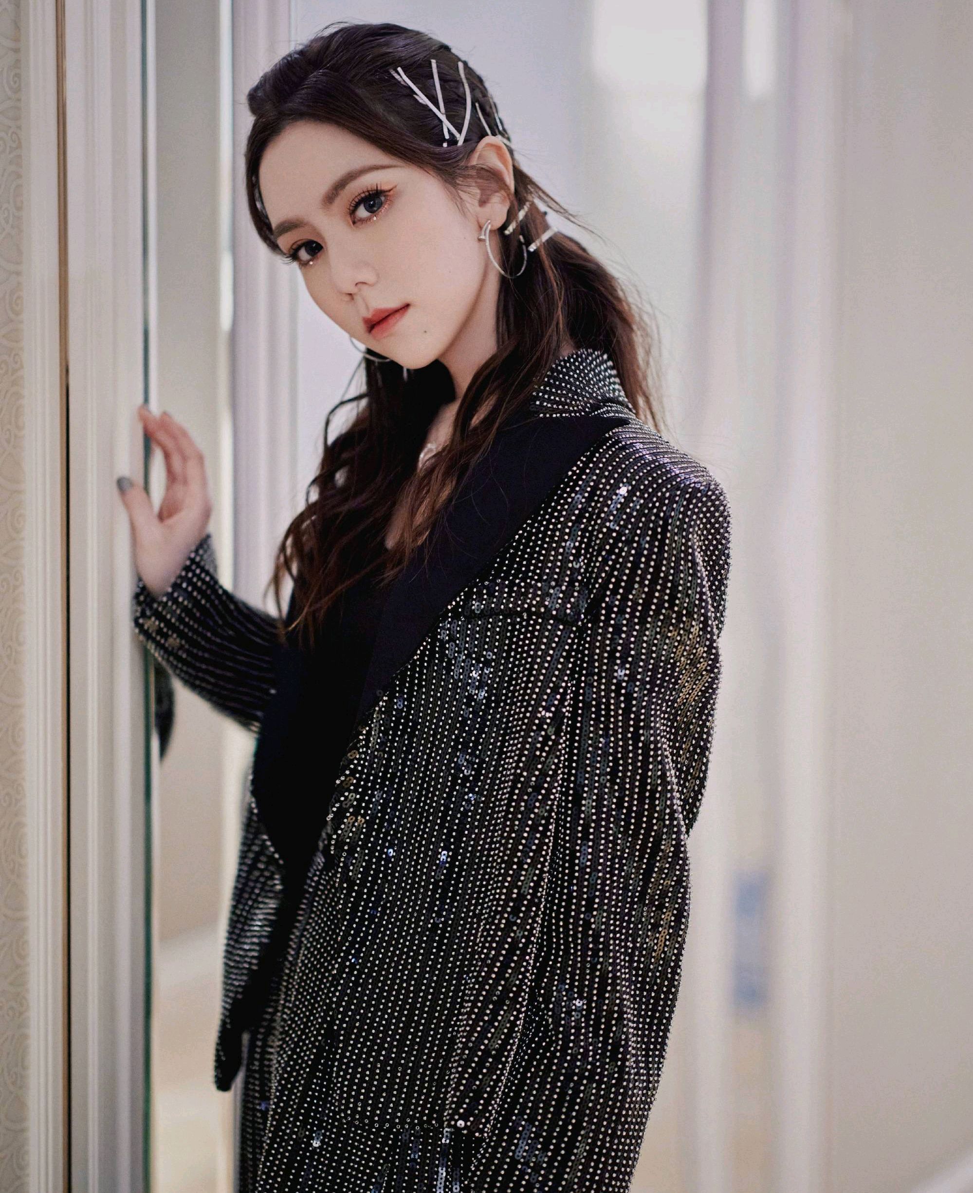 靓丽十足的邓紫棋