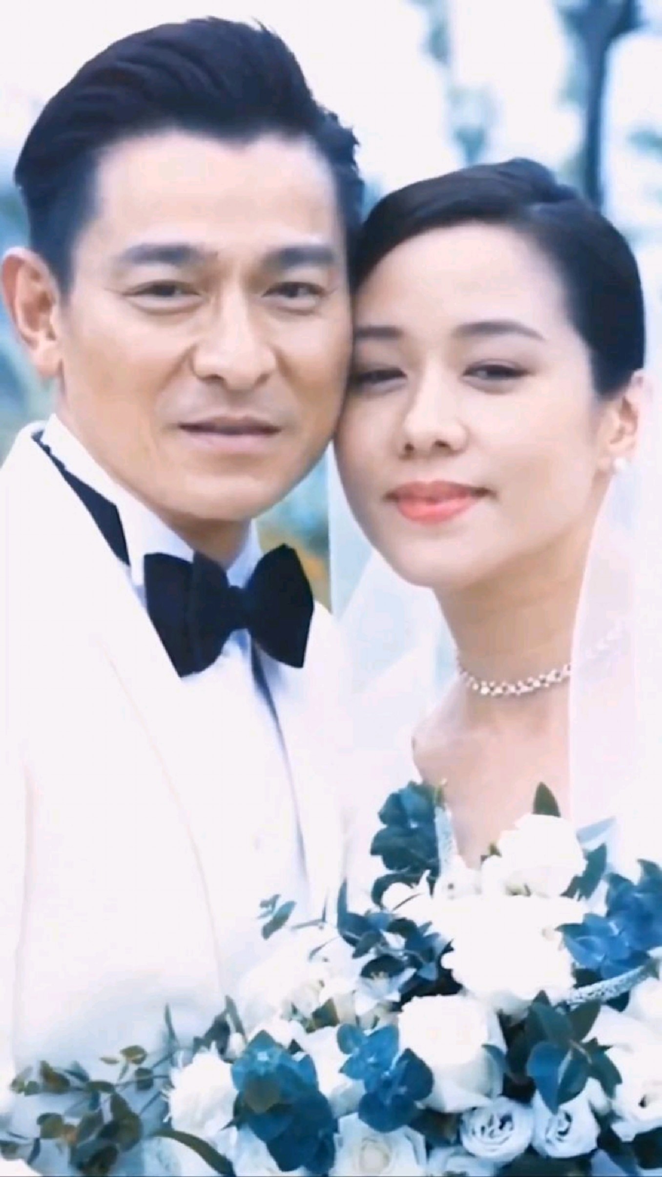 刘德华和林嘉欣同框片段,大家觉得他们有夫妻相吗?-度小视