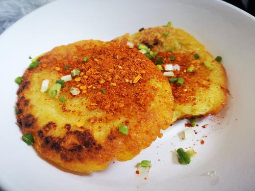 贵州特色美食,洋芋粑外焦里嫩,香脆可口的特色小吃