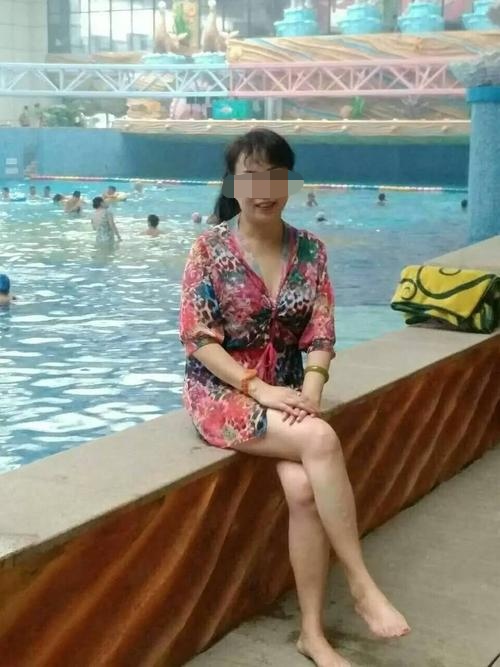 54离异女图片