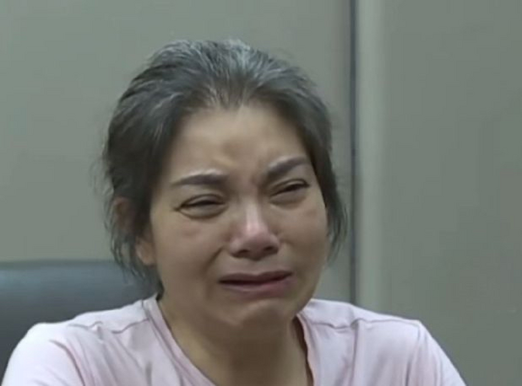 近日,四川宜宾市第一人民医院副院长杨利被抓,审讯