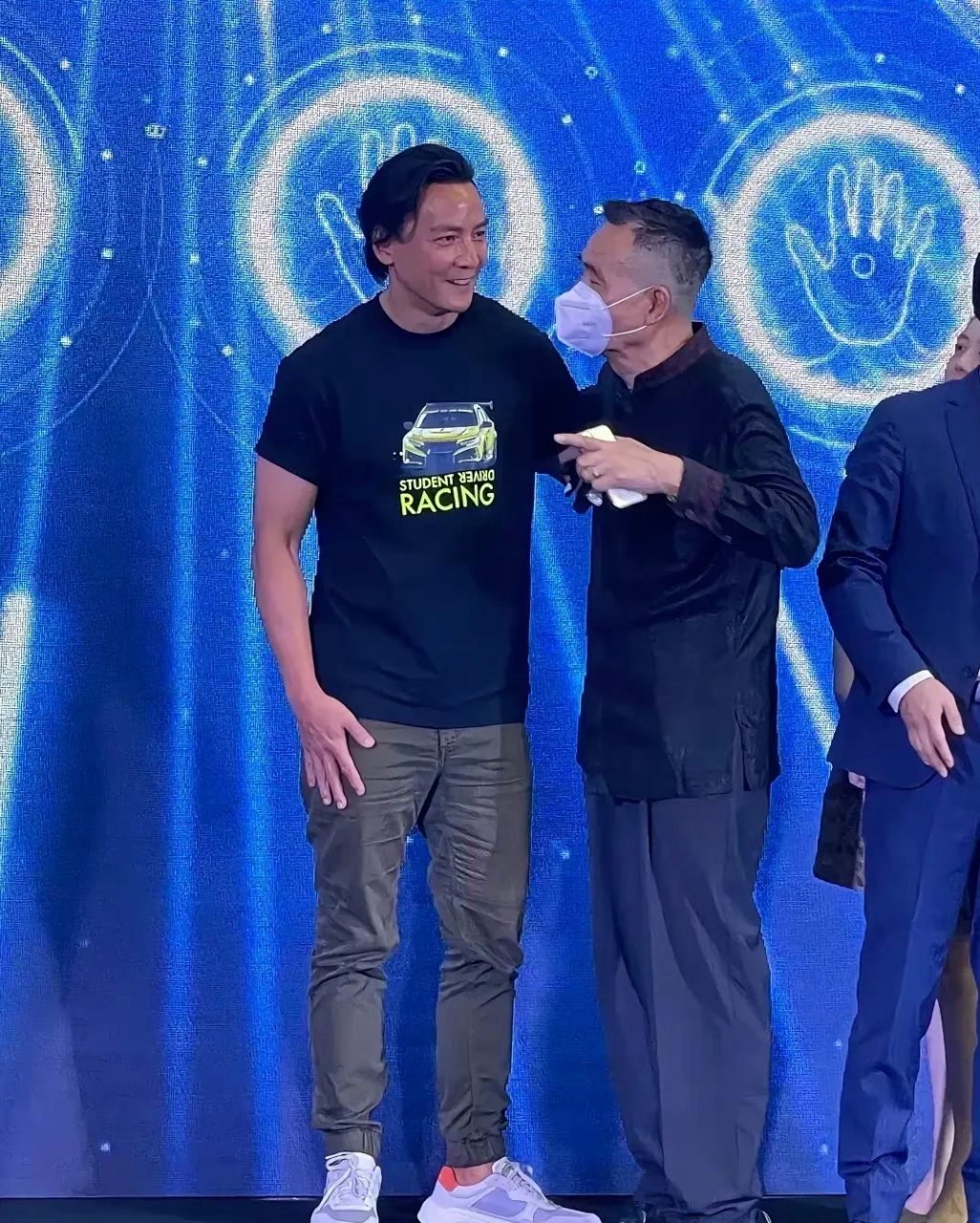 岁月不饶人,吴彦祖变倪大红了? 676767