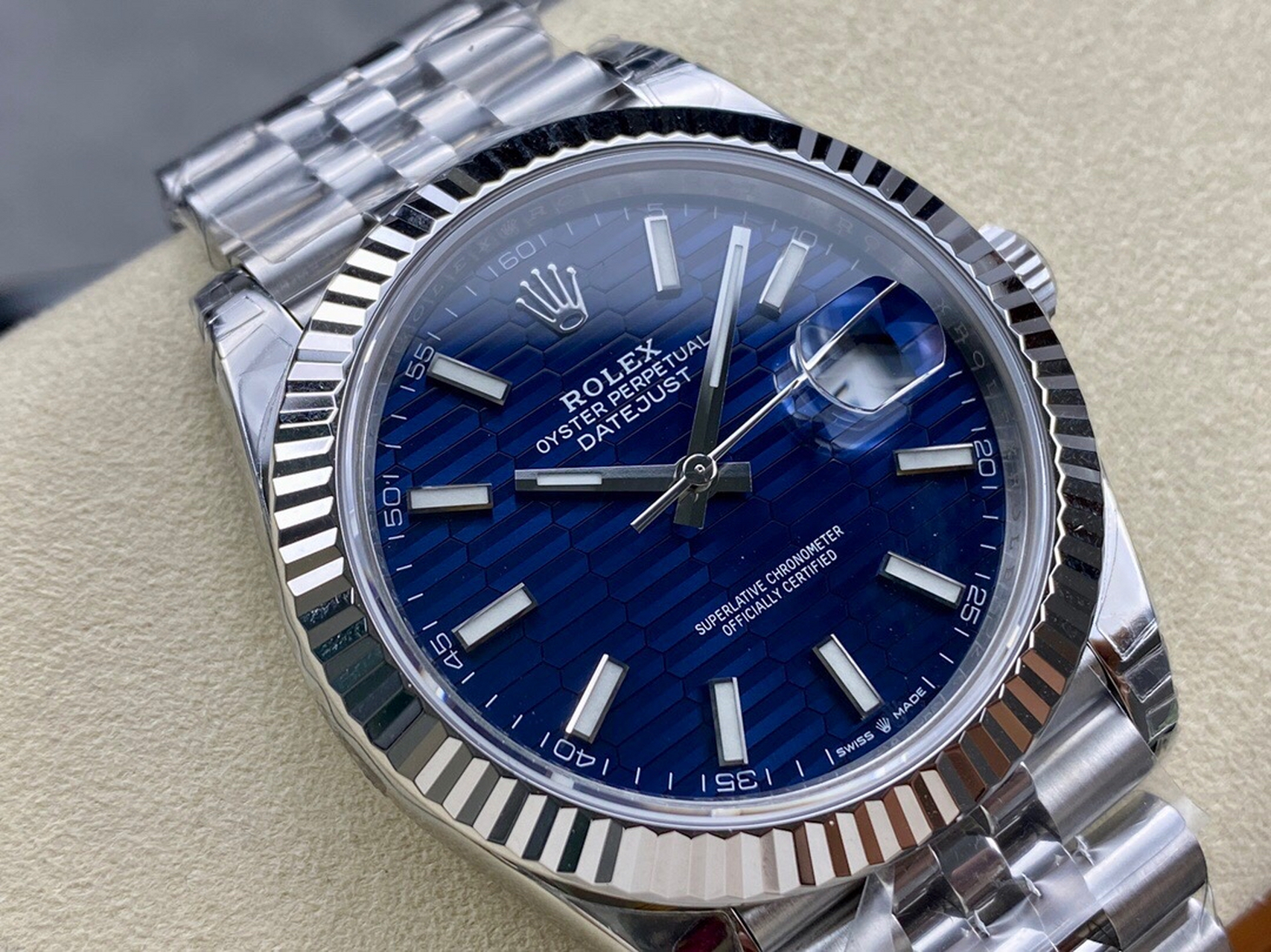 劳力士日志型优雅蓝盘