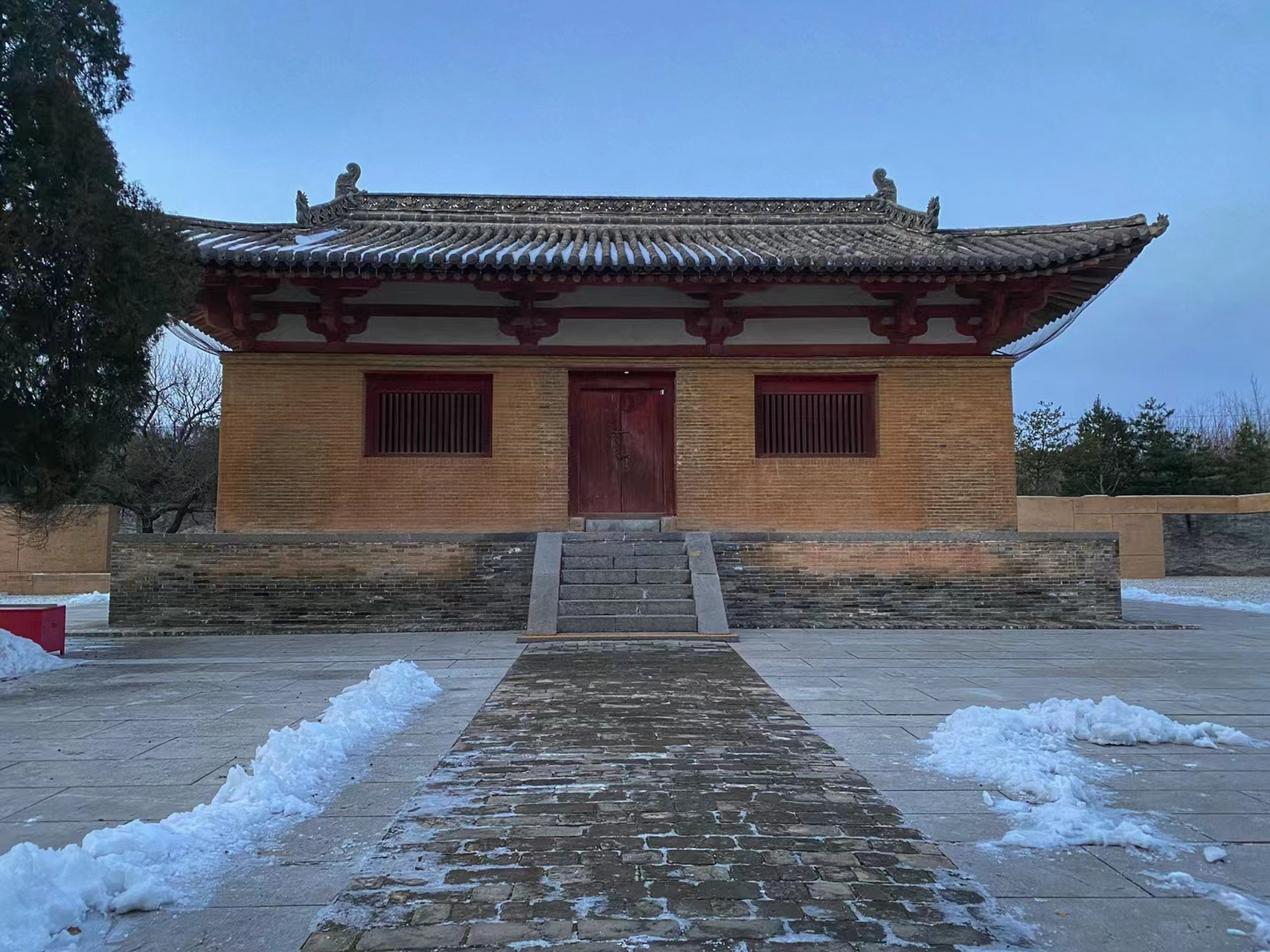 侄子谈了一个女朋友好几年了,年前带回家见了面