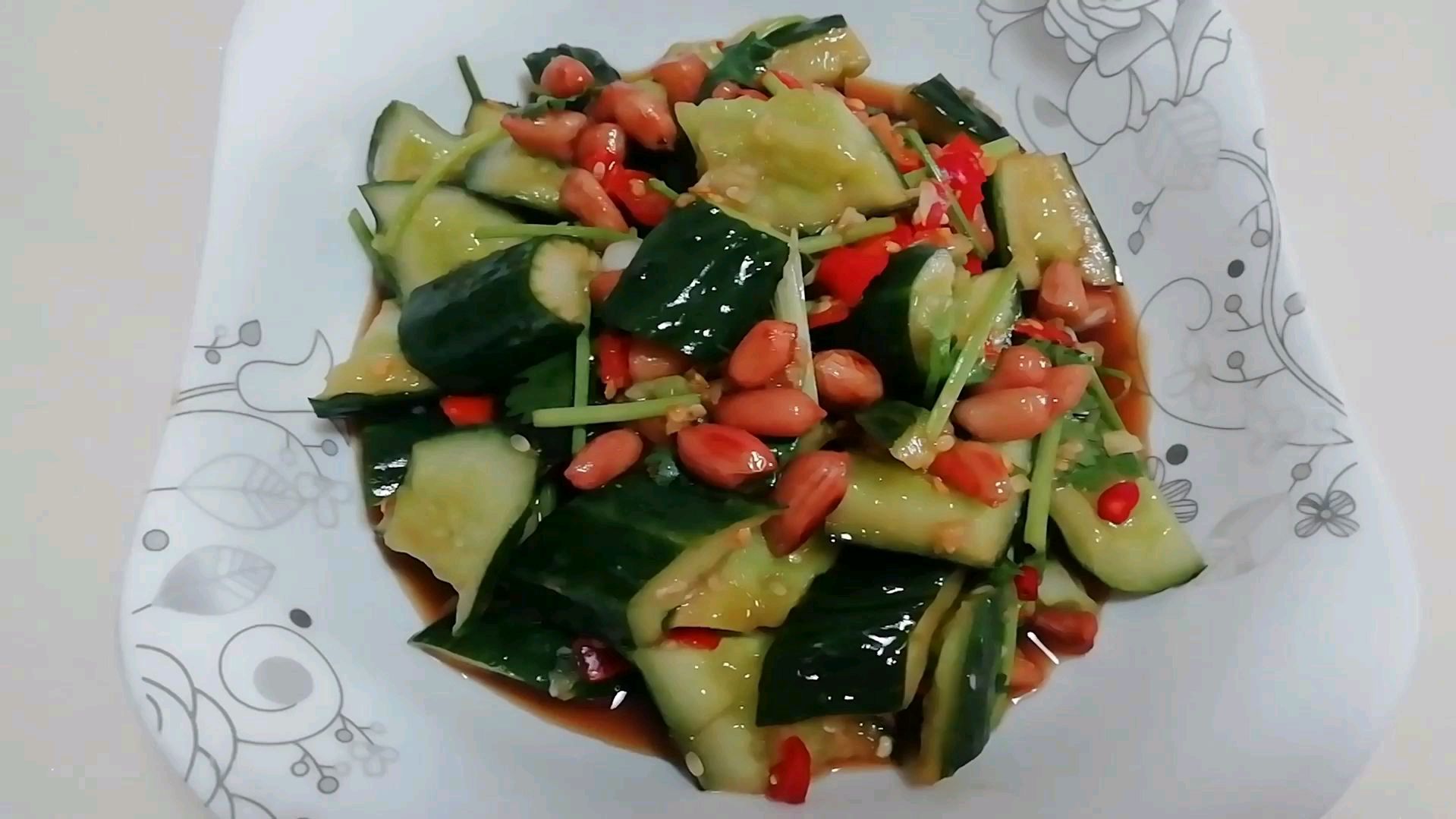 凉拌青瓜这样做更爽脆好吃