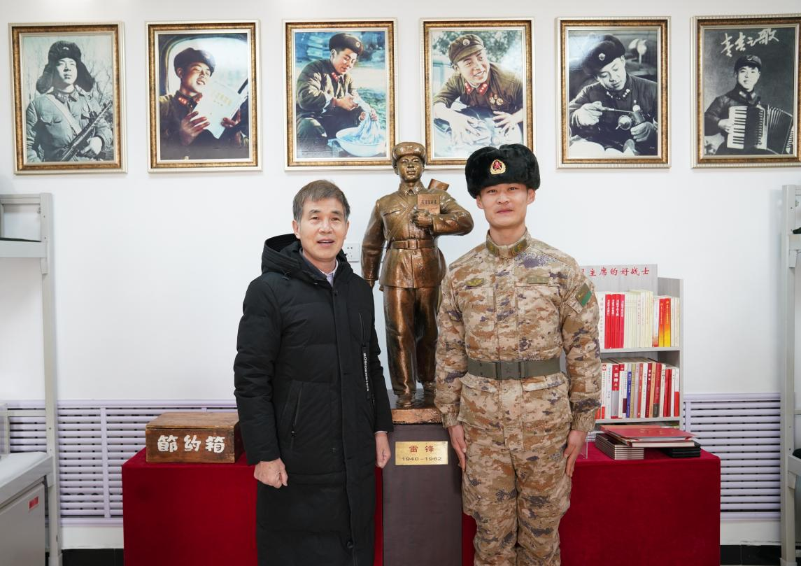 抚顺军分区举行"学习雷锋与传承红色血脉"报告会