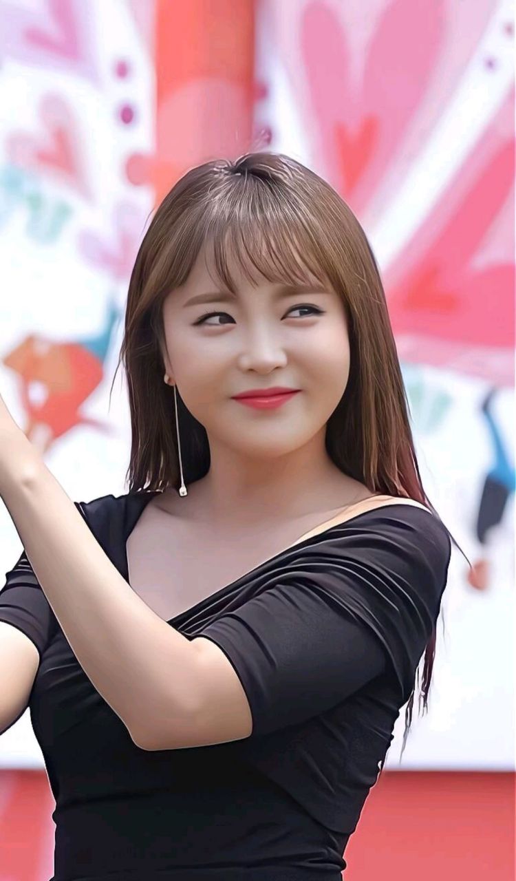 每日一星之韩国微胖女神洪真英 作为微胖界的顶流,洪真英一直以她性感
