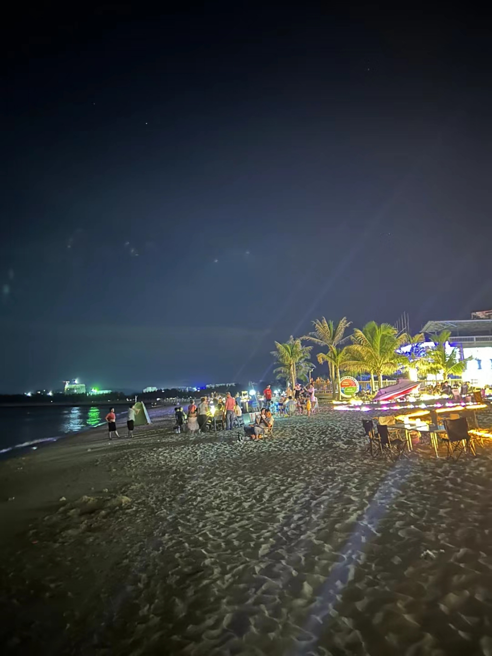 盛夏风景# 火树银花的海边夜景,消暑纳凉不寂寞.