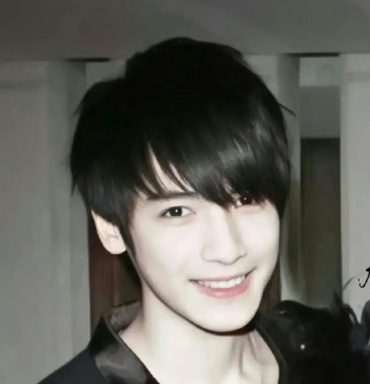 罗云熙早期照片,好帅啊,还是有点肉好看