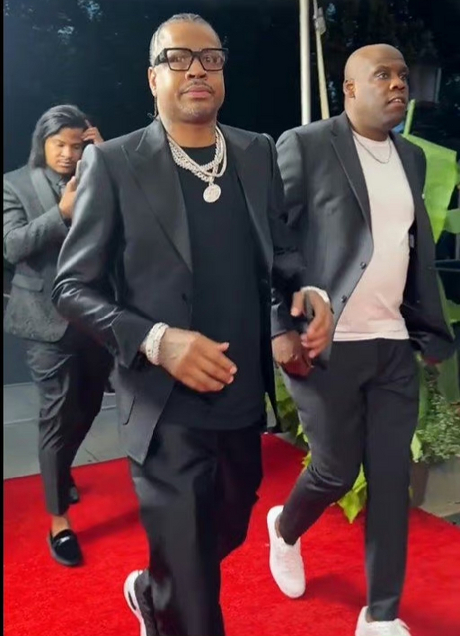 这还是曾经蝴蝶穿花步的艾弗森吗? 老大减肥吧,你们还认得出来吗?