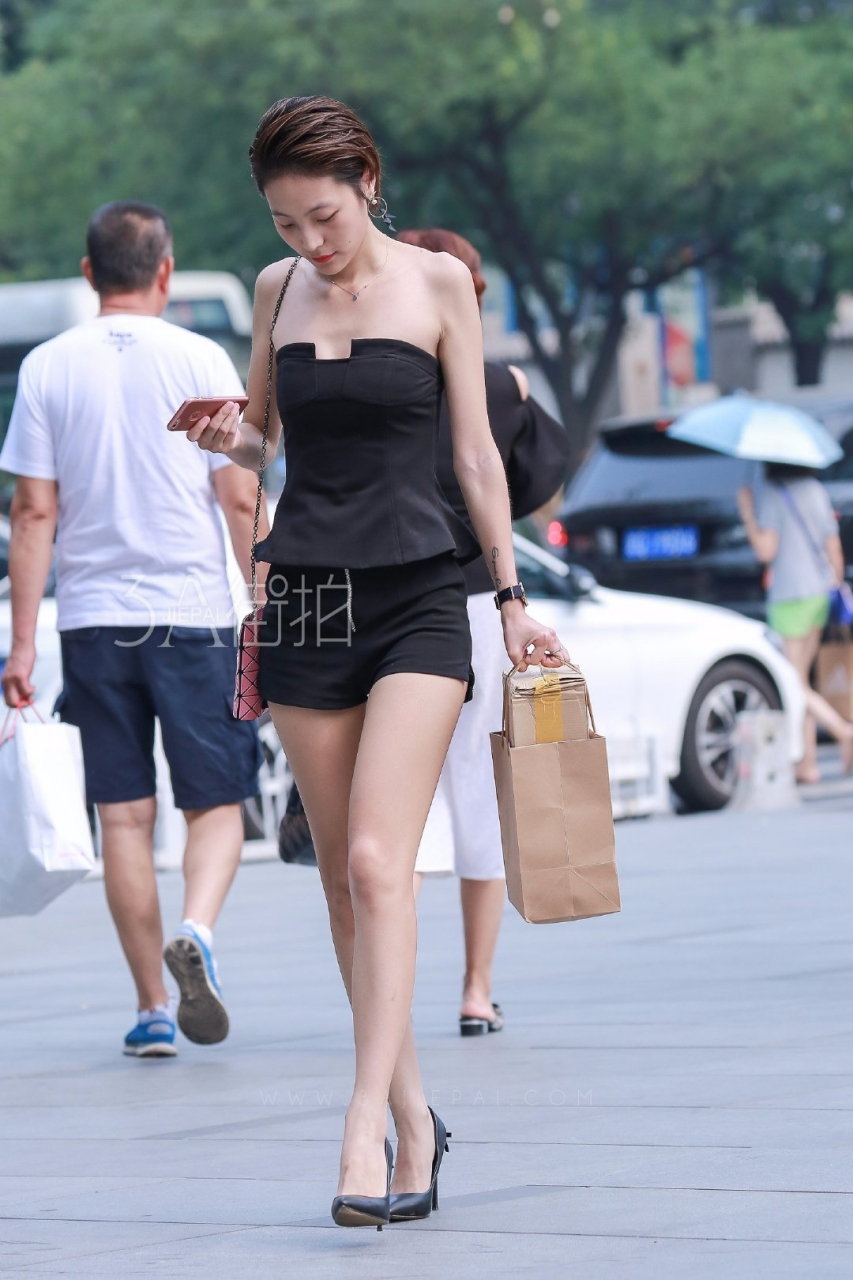 骨感美女#时尚街拍