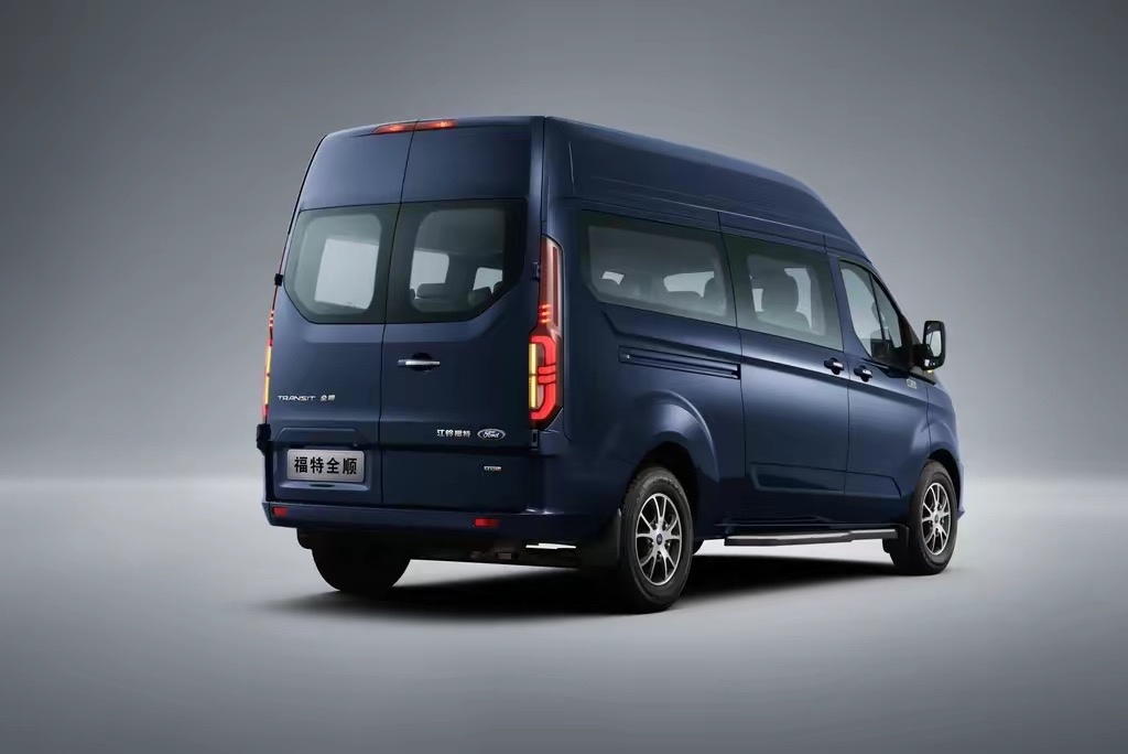 全新福特全顺t8上市:售价15.38万-34.78万元,2.3t 8at