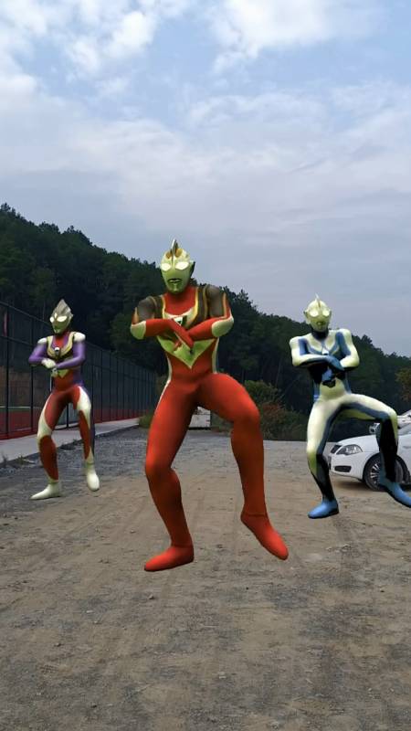 迪迦奥特曼和盖亚还有高斯一起跳舞蹈-度小视