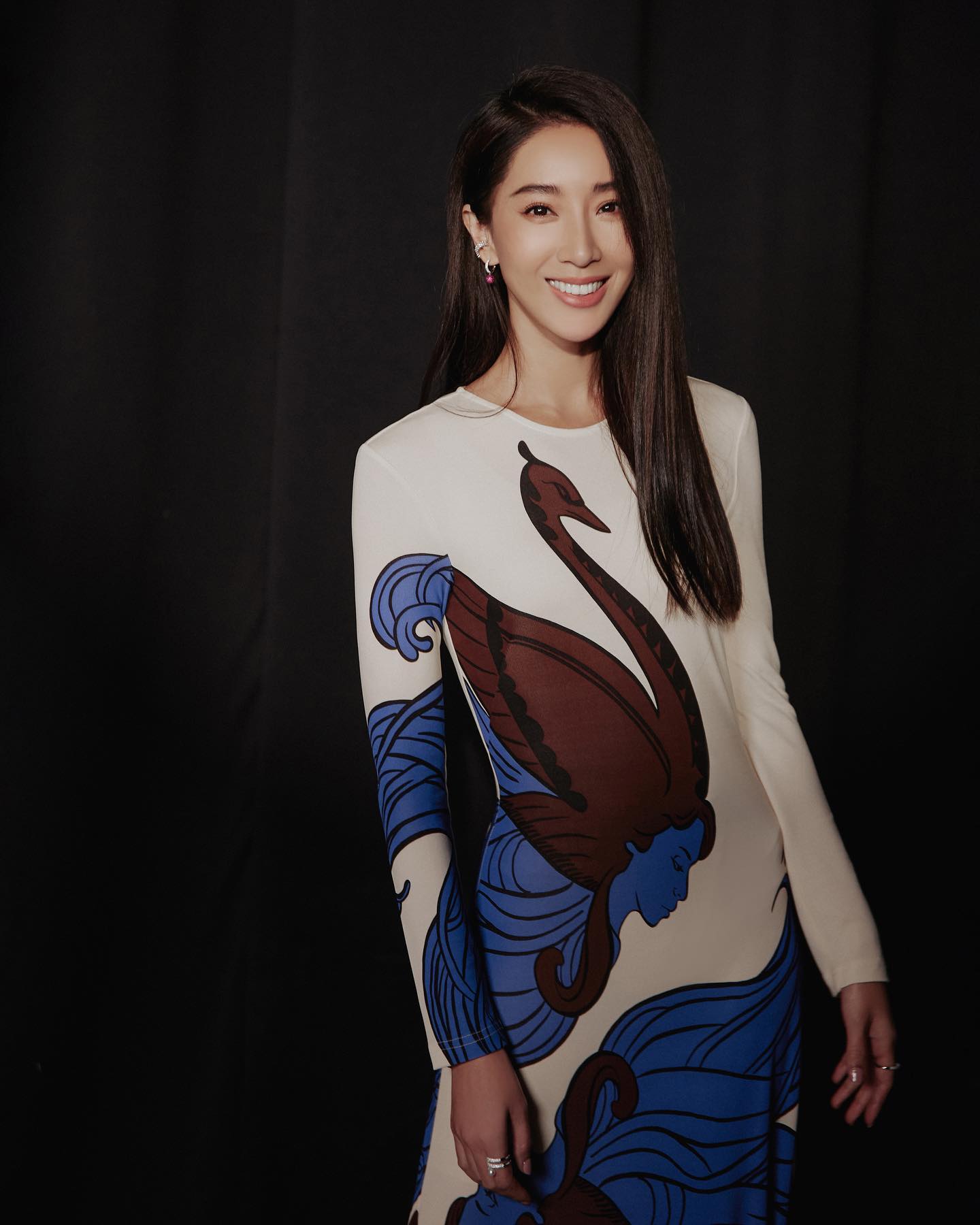 41岁隋棠晒素颜健身照,气色状态俱佳