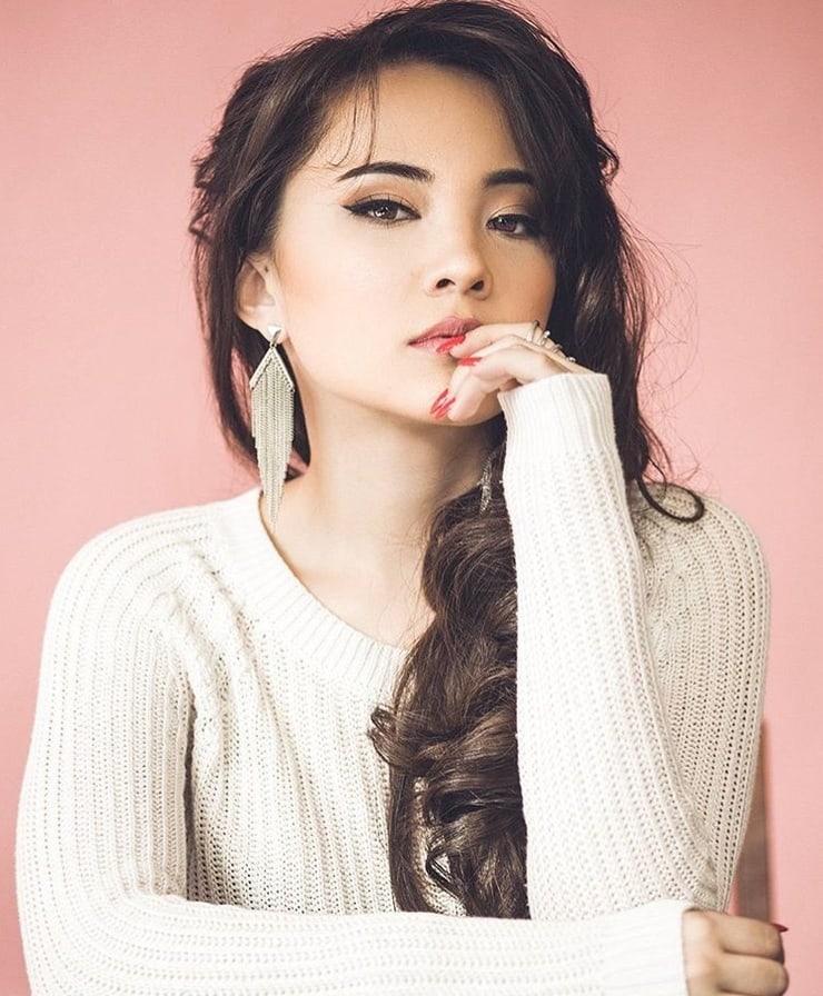 欧亚混血儿美女妮可儿·霍夫,说她是"超女",一点不为过