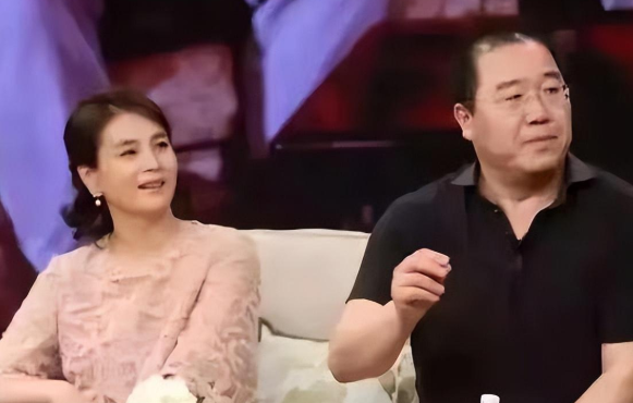 为家庭隐退,"国民女神"赵明明遭丈夫背叛,现状怎么样?