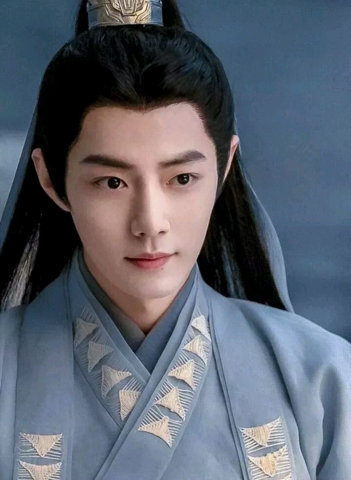 这是和肖战做比较的长相思叶十七进娱乐圈之前吗?这么潮的吗?