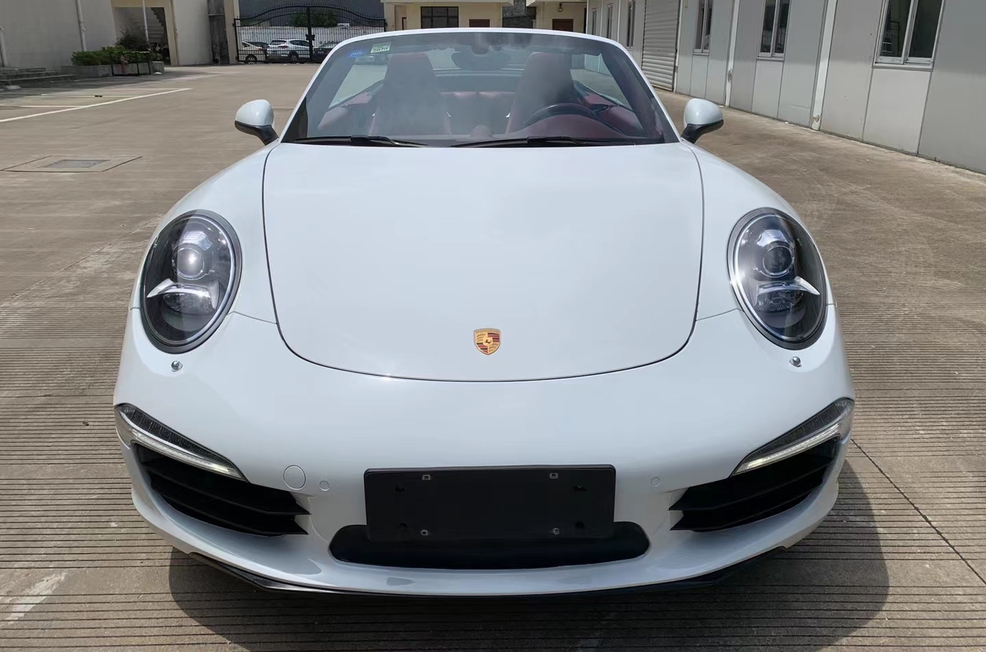 白富美私家车保时捷911敞篷