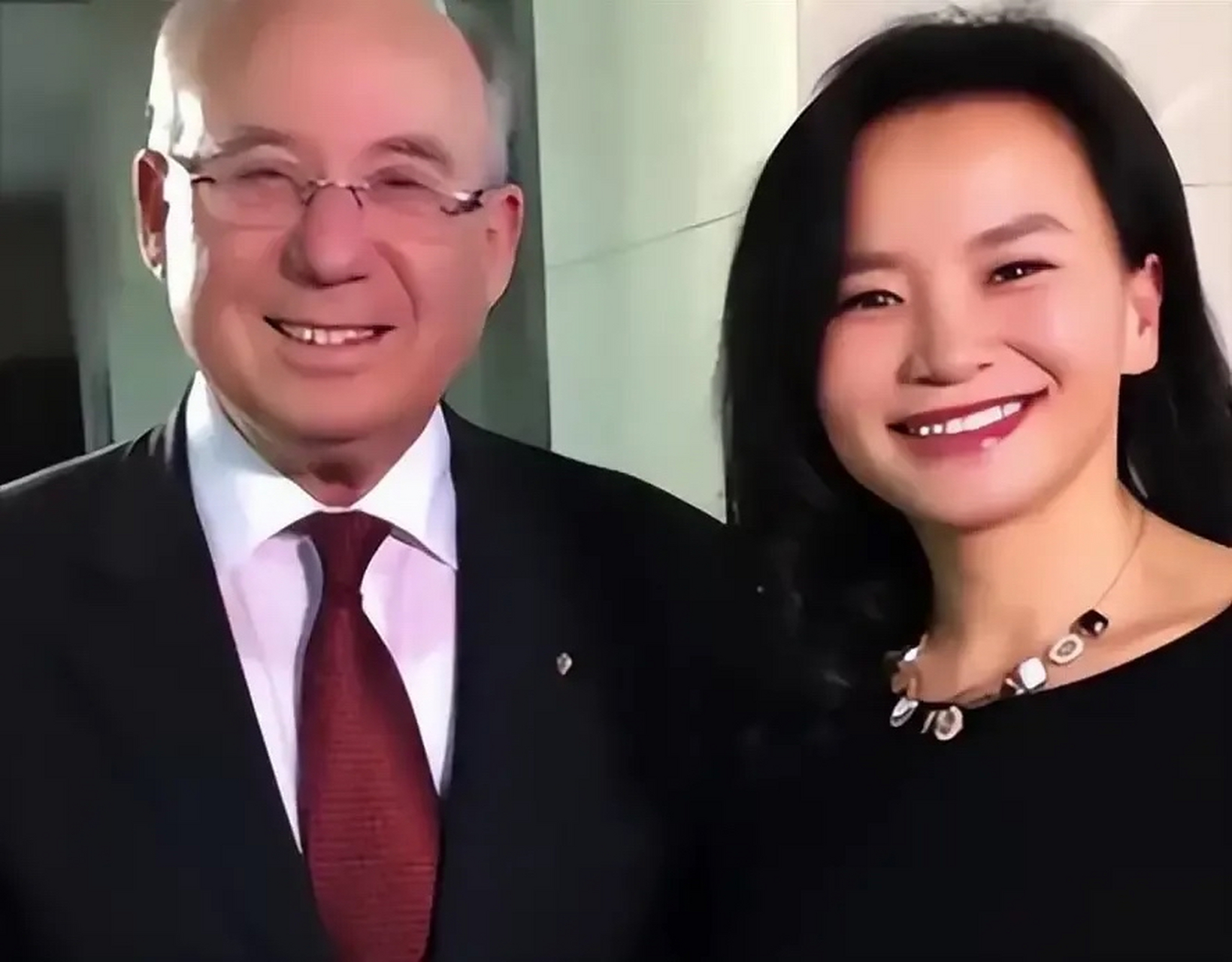 2020年的一天,央视著名主持人成蕾,像往常一样在访谈节目中闲聊,可就