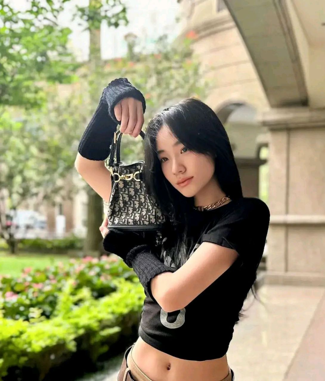 小s的大女儿很少接广告,距离上次上一次接广告还是1月初.