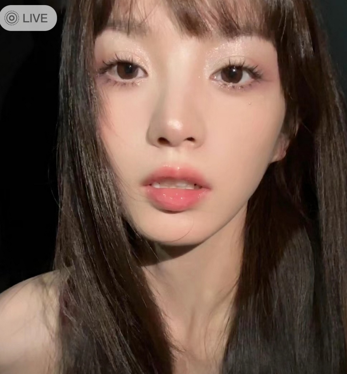 田曦薇这素颜跟化妆后有什么区别吗?[酸]天生当明星的料.