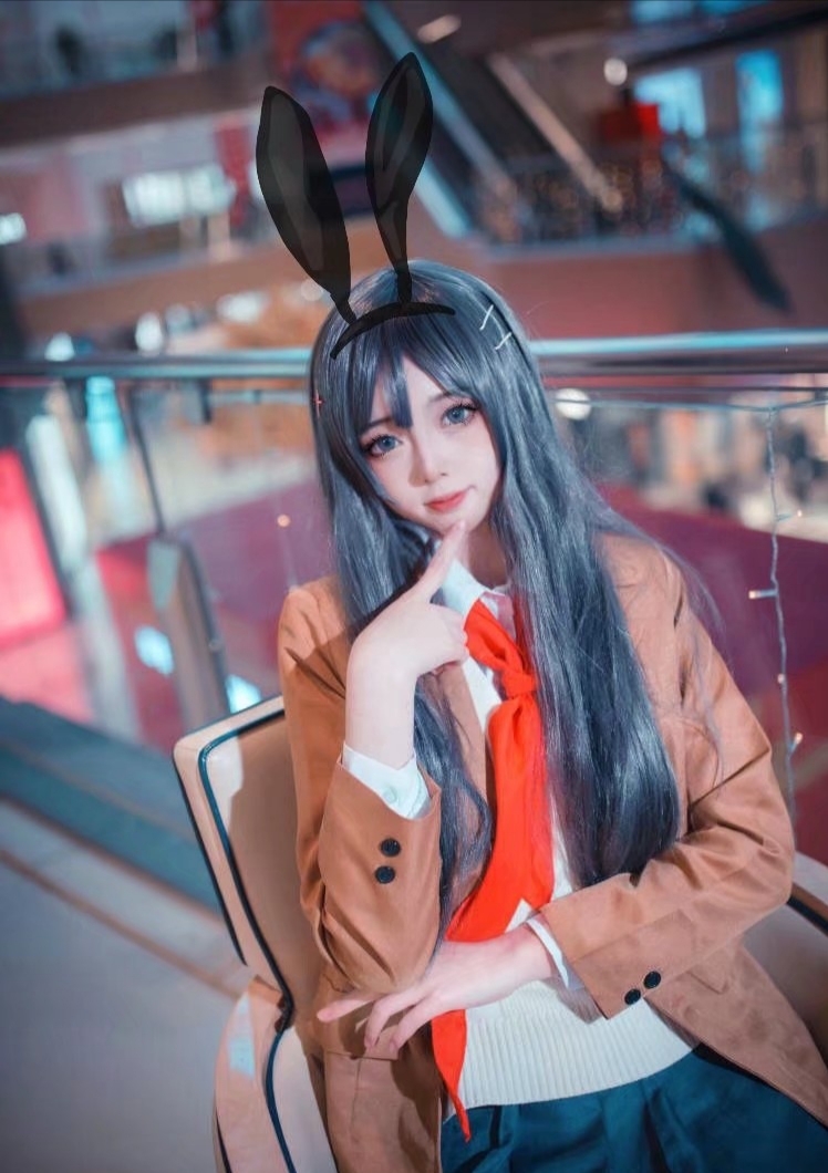 樱岛麻衣cos,果然jk制服和黑丝裤袜才是学姐的标配呢