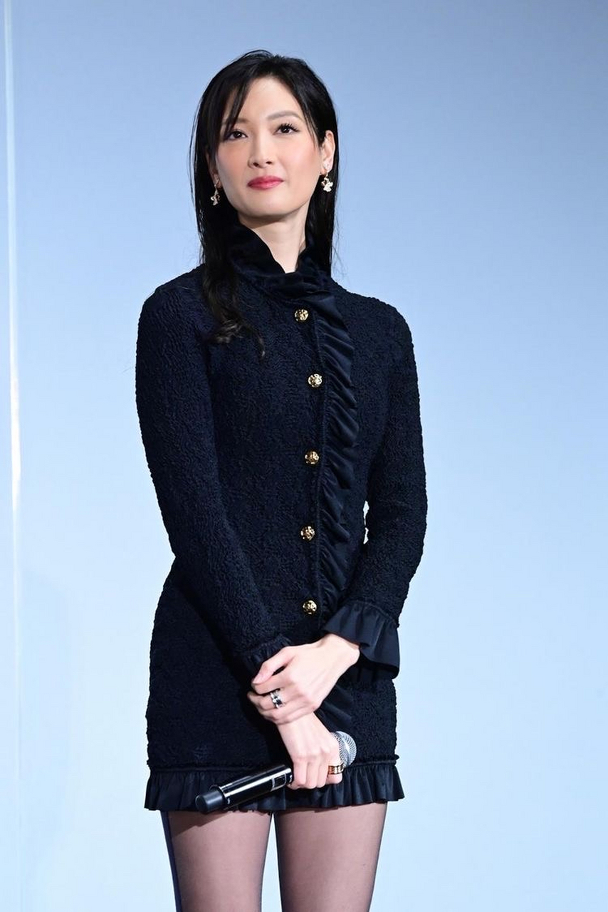 35岁日本女星菜菜绪近照,顶着"美腿女王"的头衔已经很多年了.