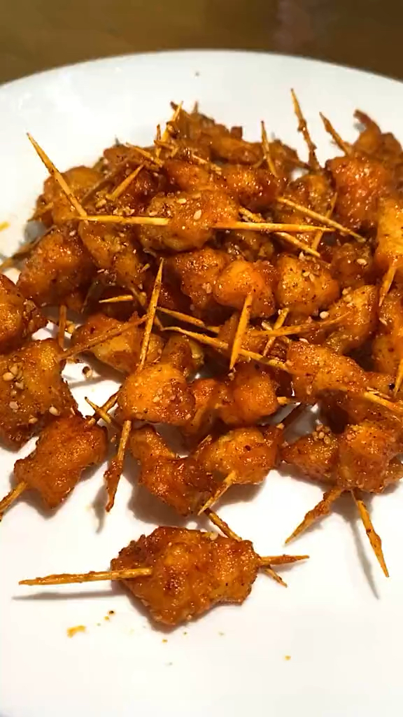 20一斤的牙签肉大叔想摆摊卖