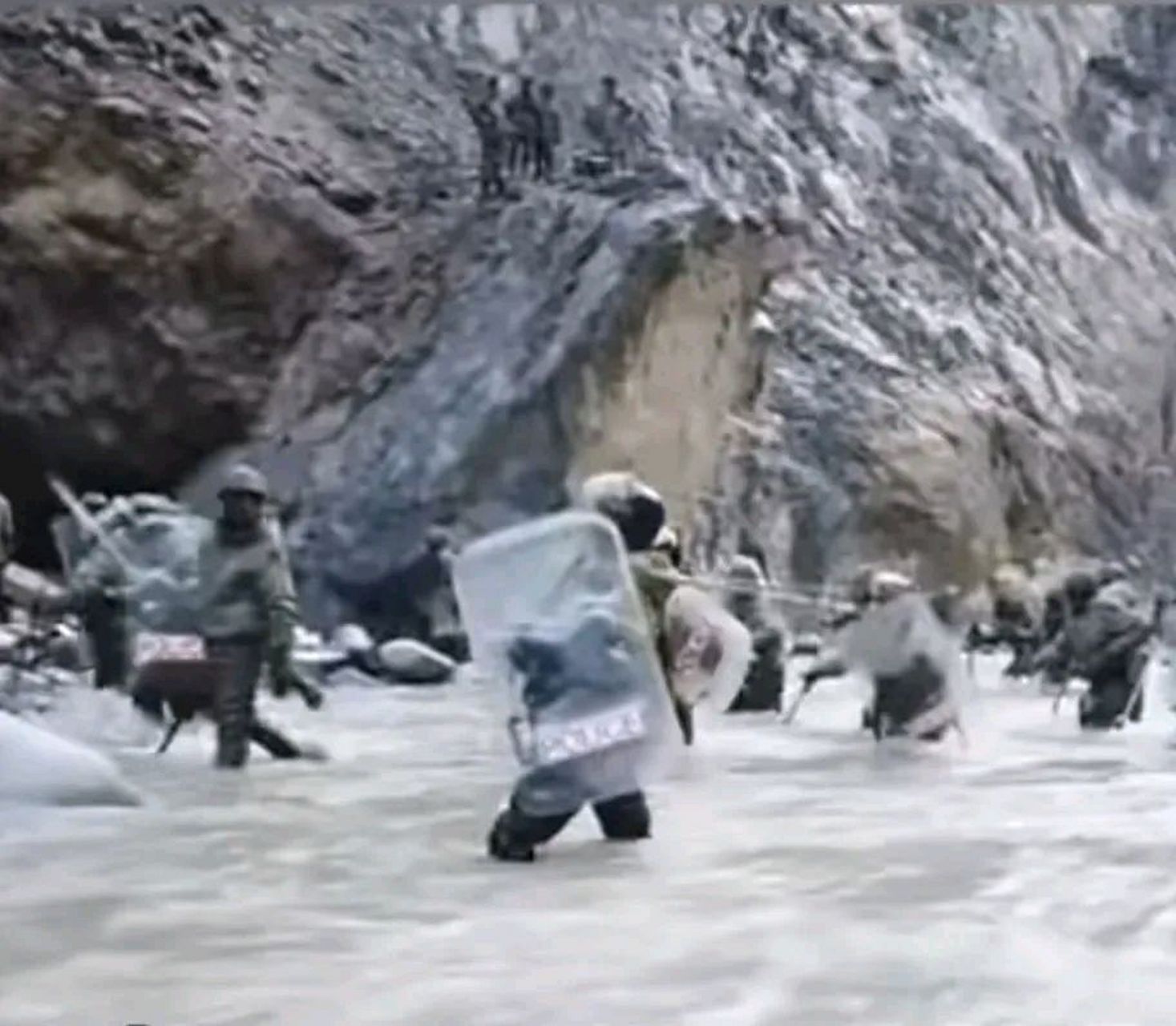 希望每个人都记得在2020年6月15日 中印边境加勒万河谷内爆发激烈肢体