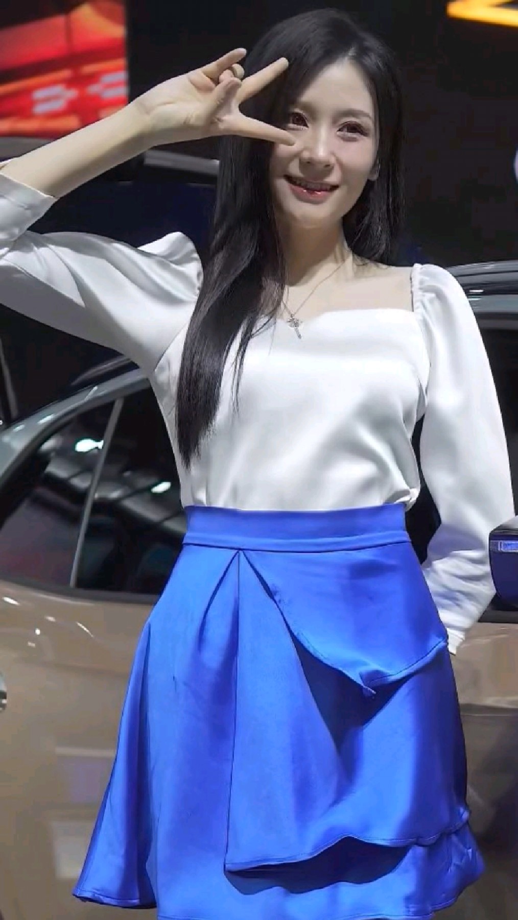 长发飘飘清纯可爱的小仙女模特爱了吗