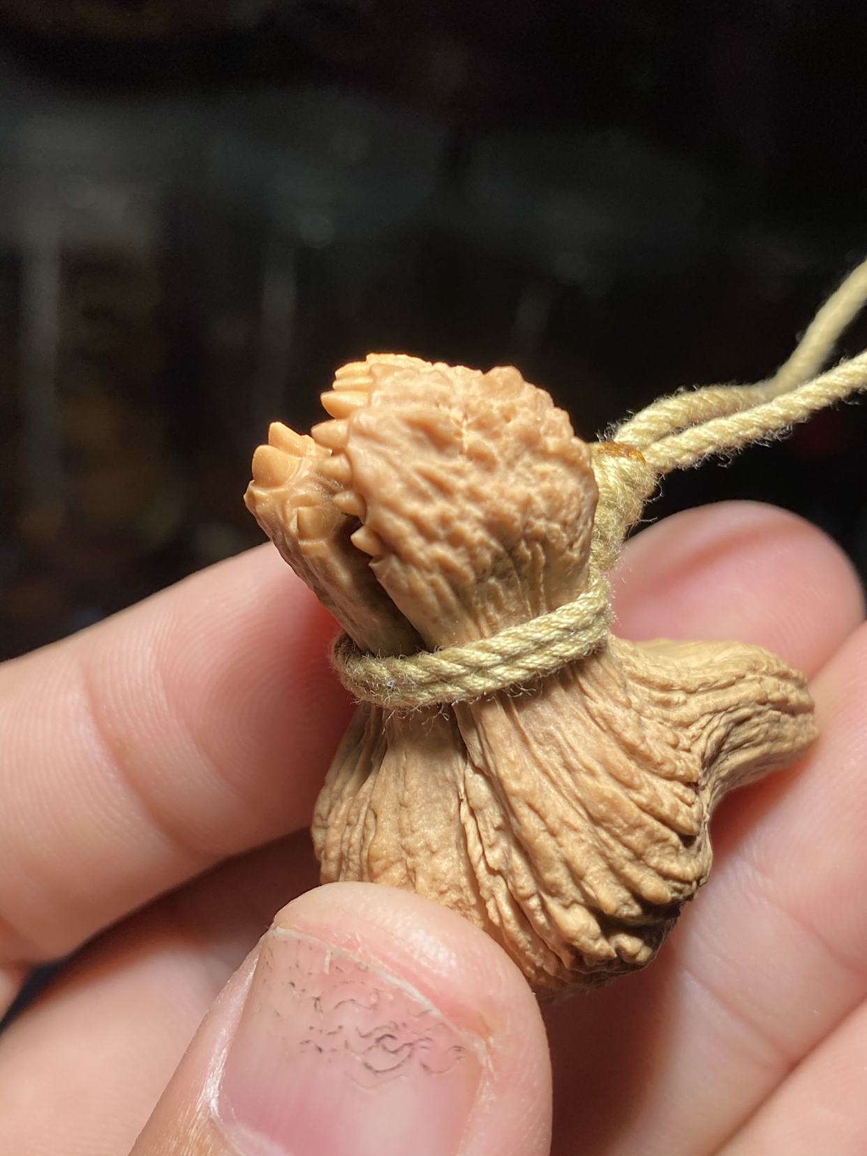 异形猴头核桃雕刻异形