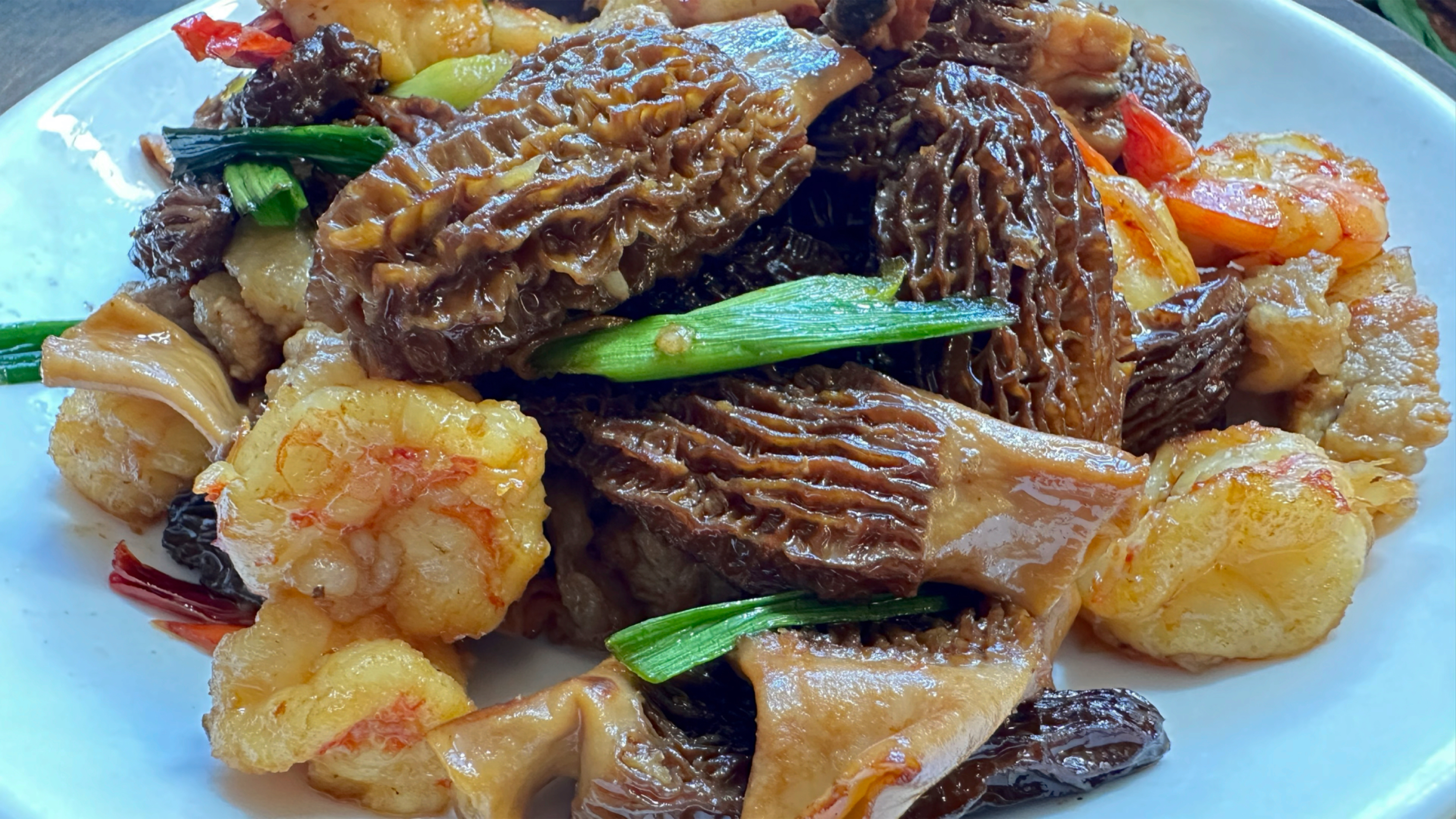 潮汕小炒羊肚菌炒虾仁，鲜香美味能让你吃了还想吃的美食，收藏了